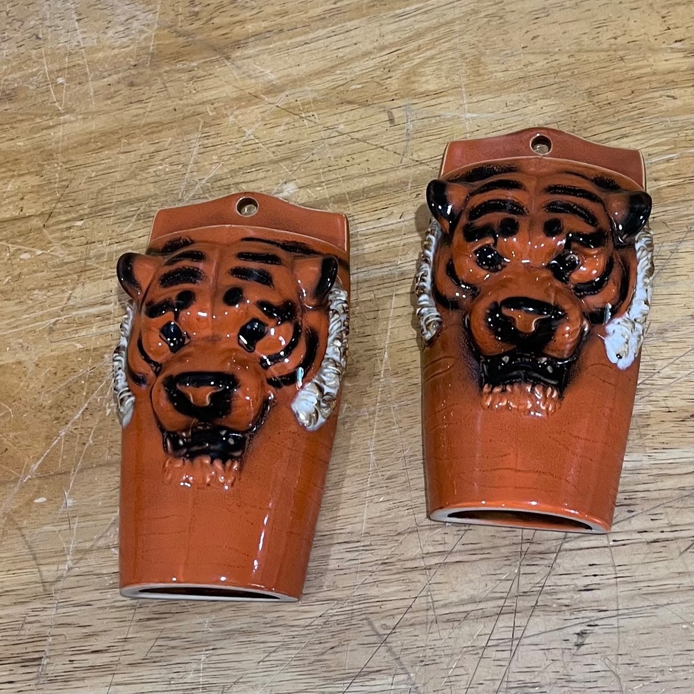 Vtg Mid Century Tiger Head Ceramic Wall Pockets Set of 2 Kitschy Jungle Decor